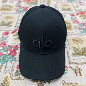 👑POSH NWT ALO Yoga Off-Duty Baseball Cap